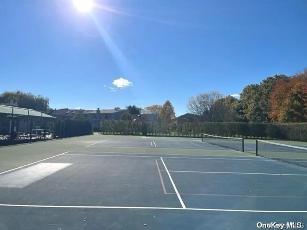 186 Pond View Lane Smithtown NY 11787