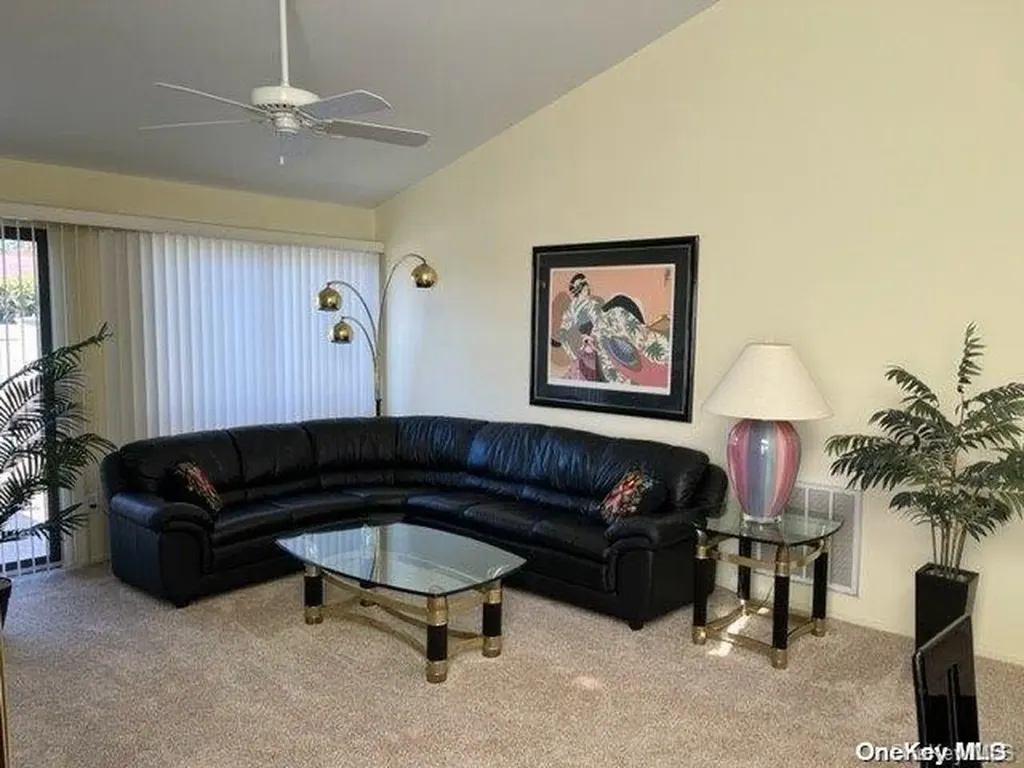 186 Pond View Lane Smithtown NY 11787
