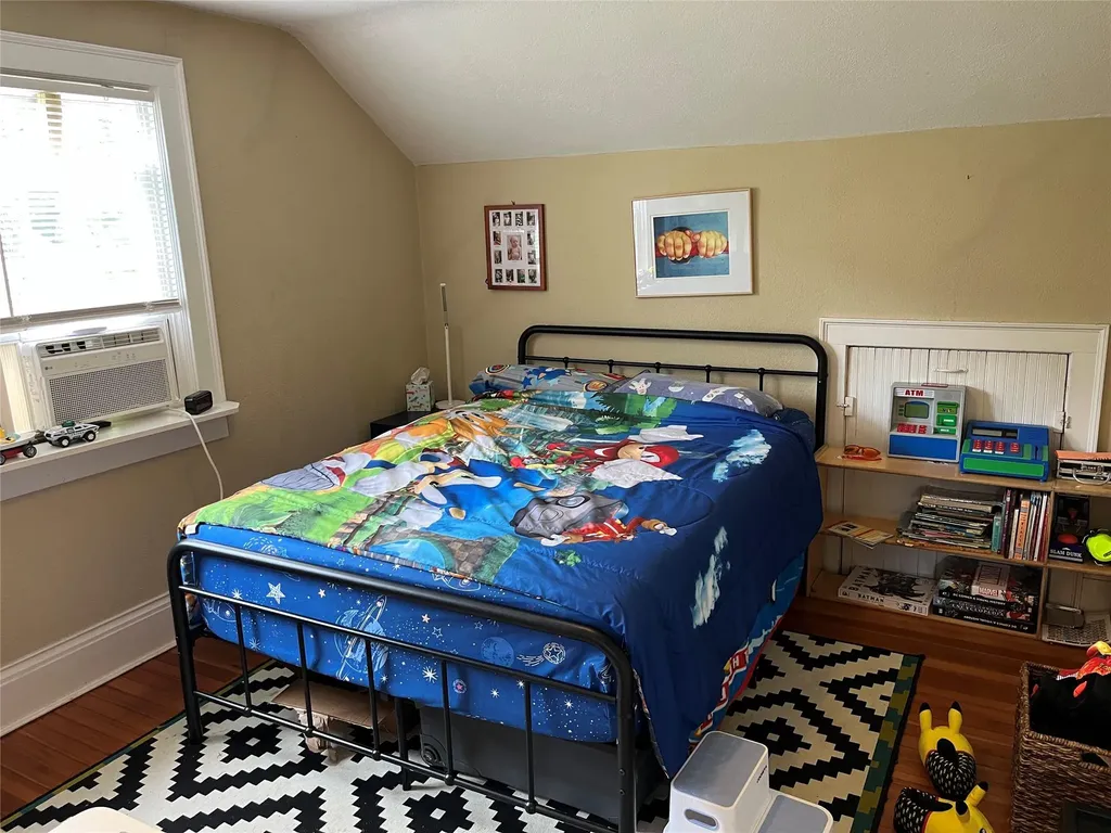 25 Willow Avenue Huntington NY 11743