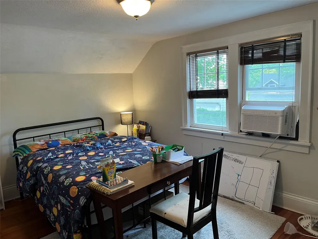 25 Willow Avenue Huntington NY 11743