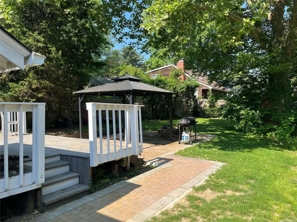25 Willow Avenue Huntington NY 11743