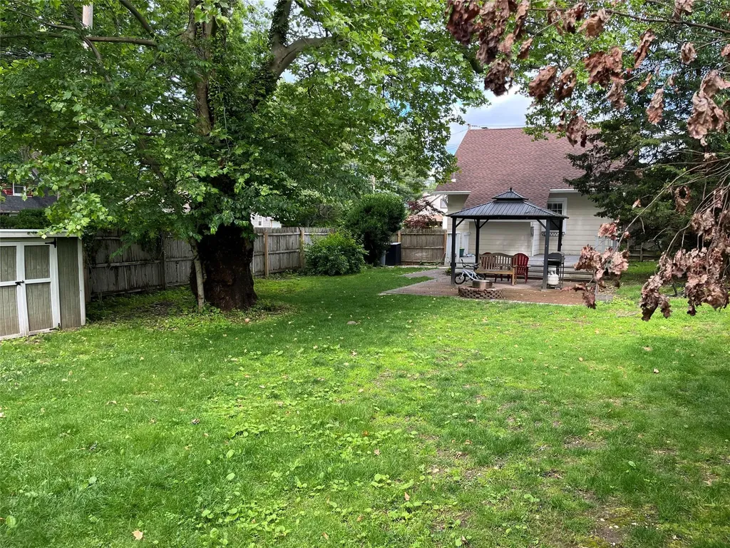 25 Willow Avenue Huntington NY 11743