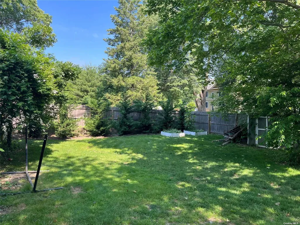 25 Willow Avenue Huntington NY 11743