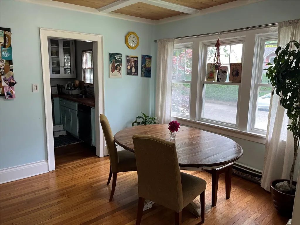 25 Willow Avenue Huntington NY 11743