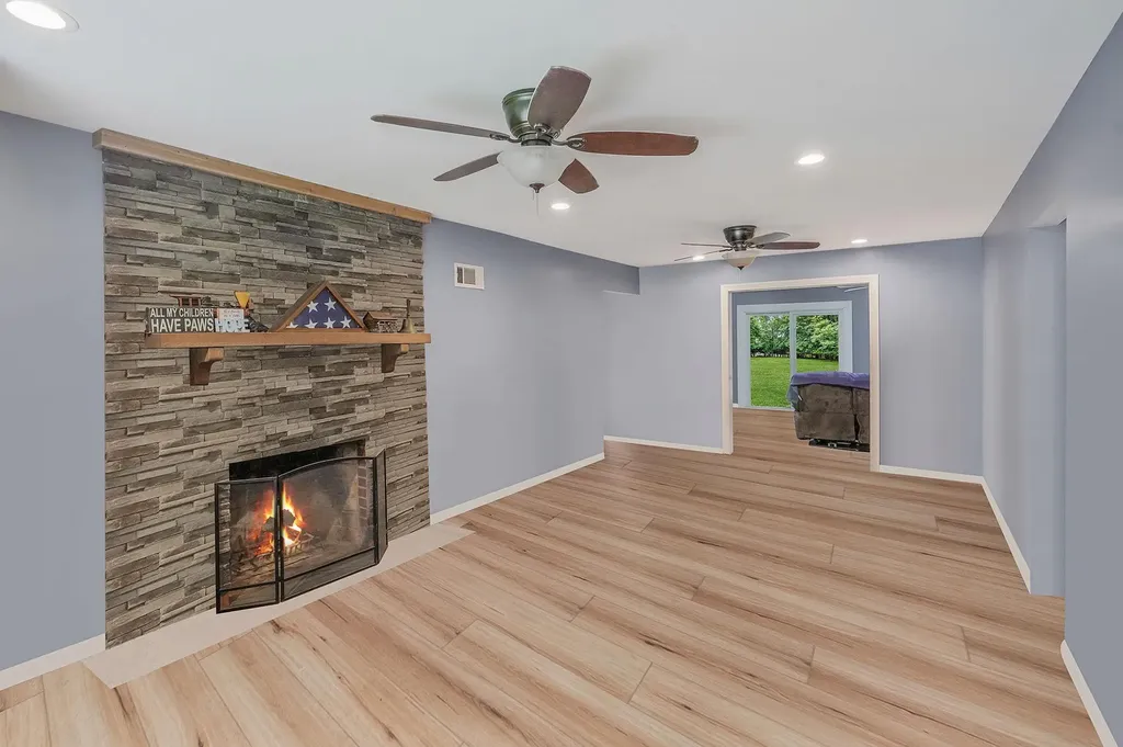 6 Youngs Lane Setauket NY 11733