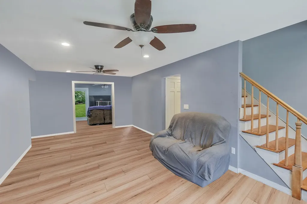 6 Youngs Lane Setauket NY 11733