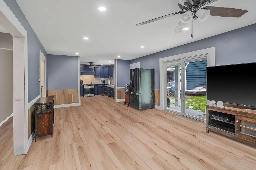 6 Youngs Lane Setauket NY 11733