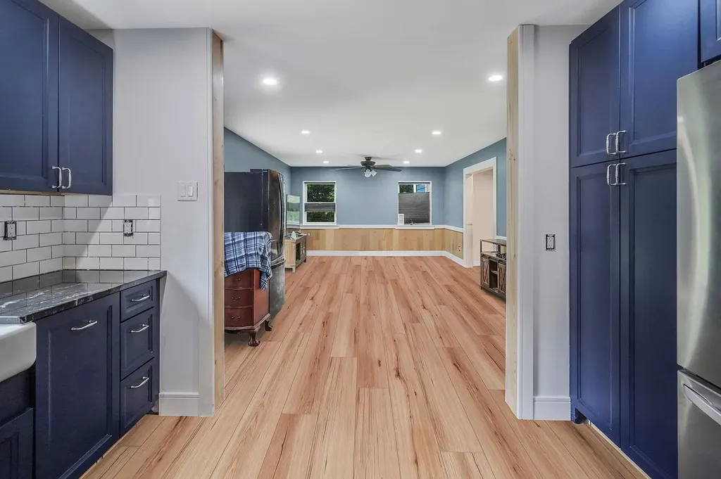 6 Youngs Lane Setauket NY 11733