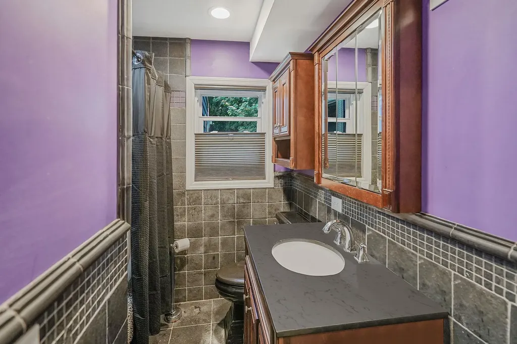 6 Youngs Lane Setauket NY 11733