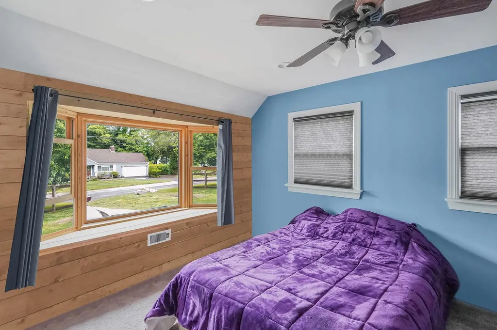6 Youngs Lane Setauket NY 11733