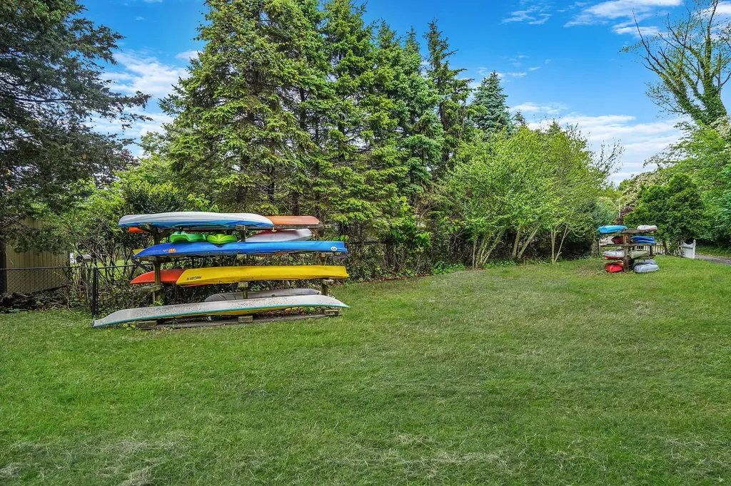 6 Youngs Lane Setauket NY 11733