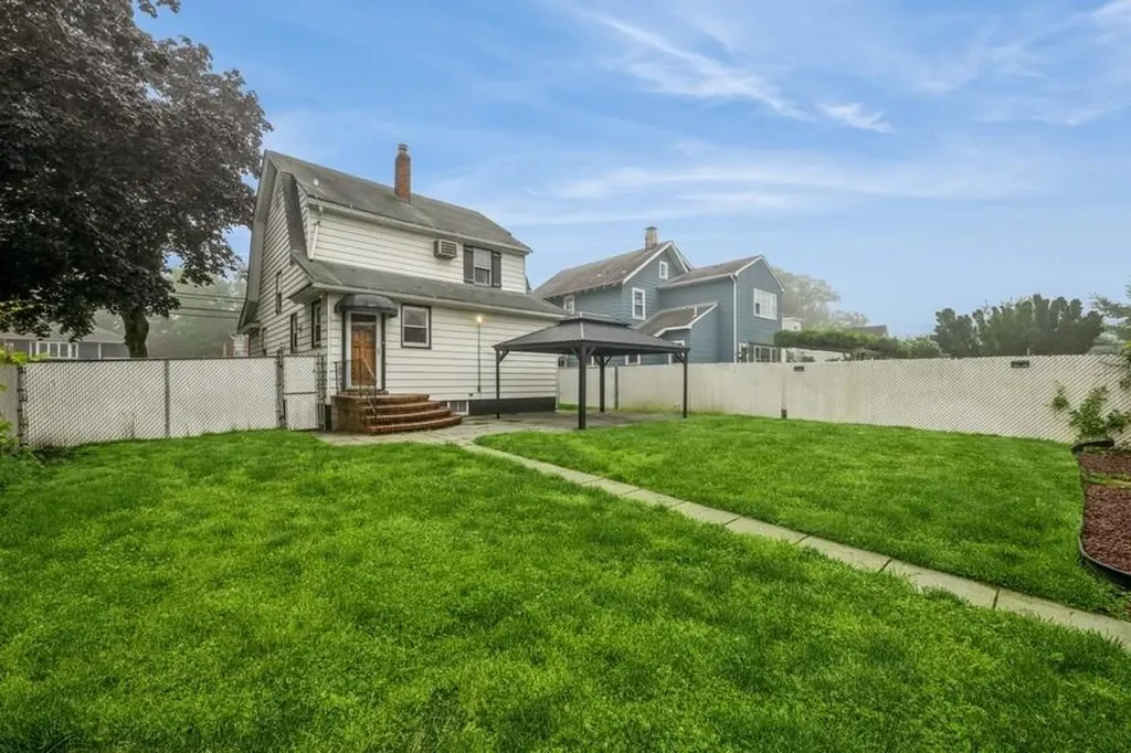 2348 Centre Avenue Bellmore NY 11710