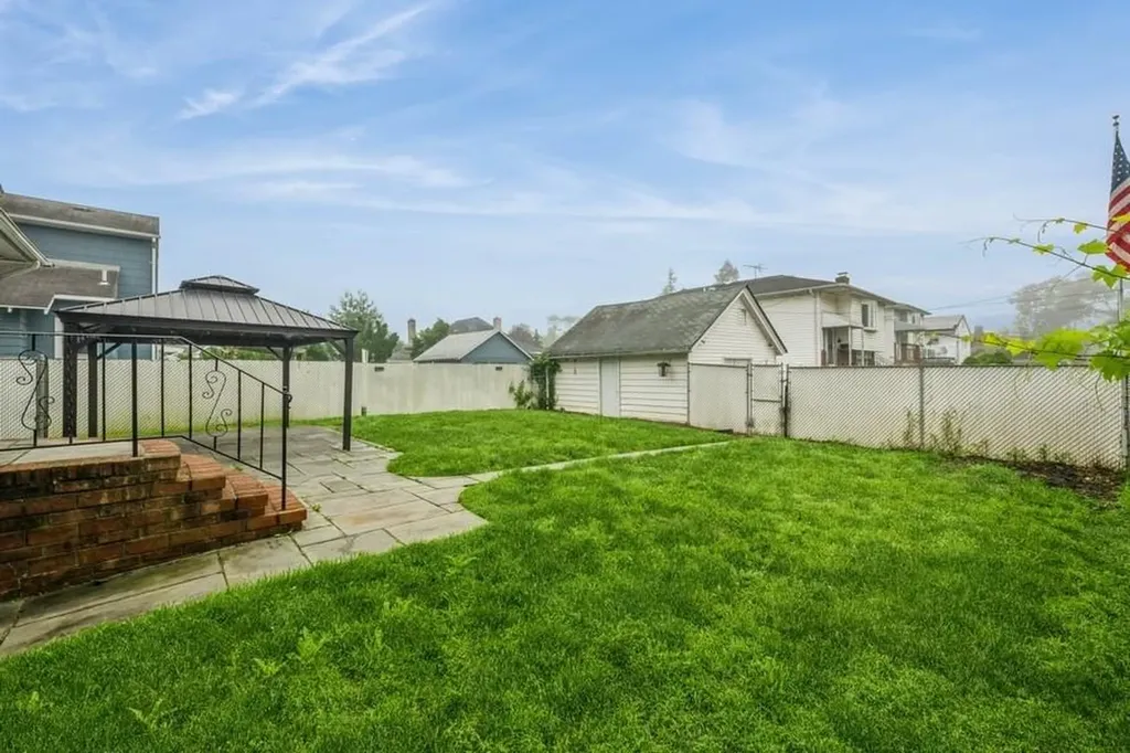 2348 Centre Avenue Bellmore NY 11710