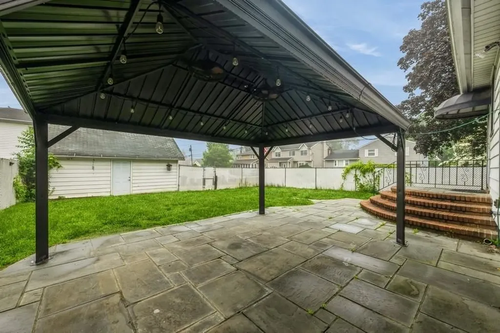 2348 Centre Avenue Bellmore NY 11710