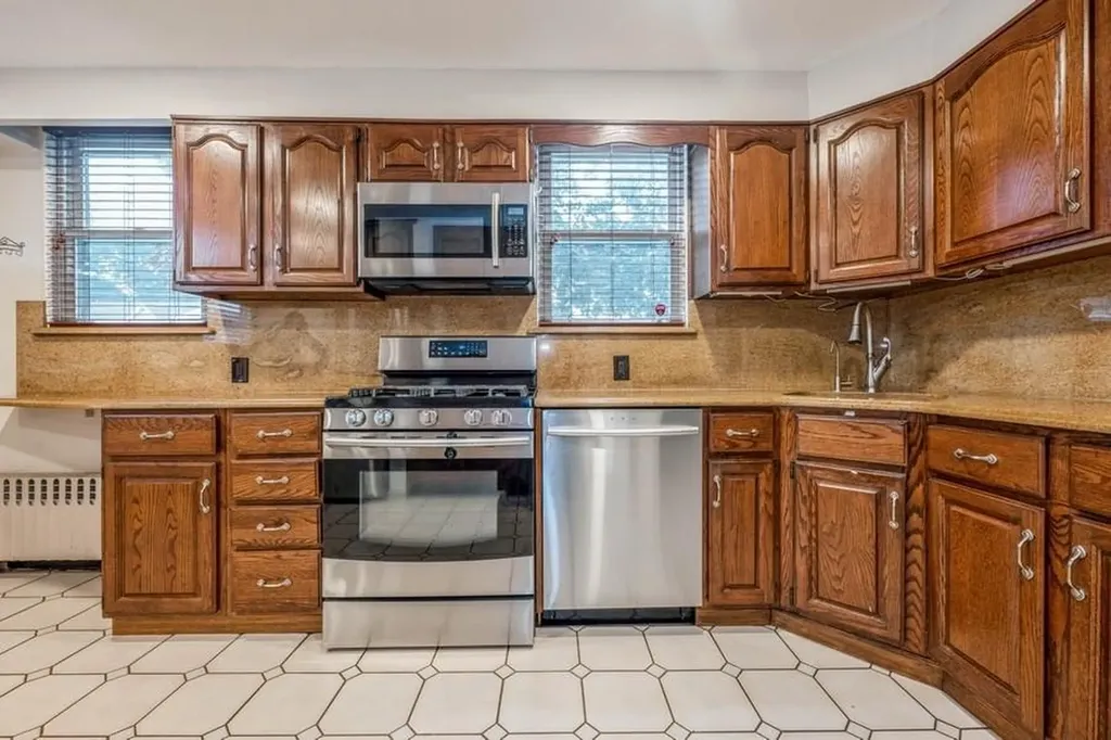 2348 Centre Avenue Bellmore NY 11710