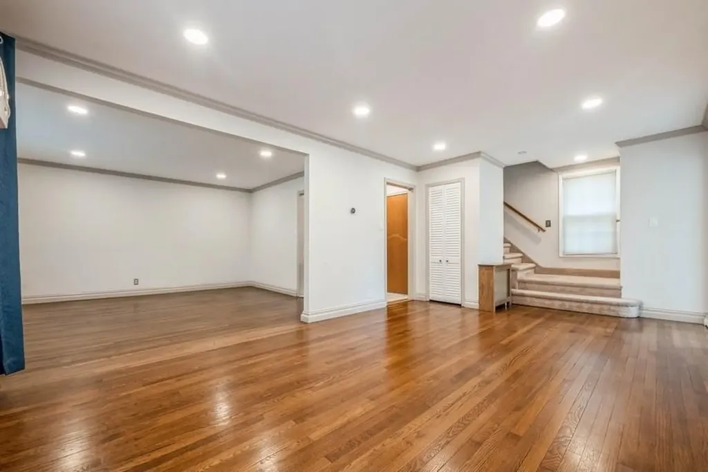 2348 Centre Avenue Bellmore NY 11710