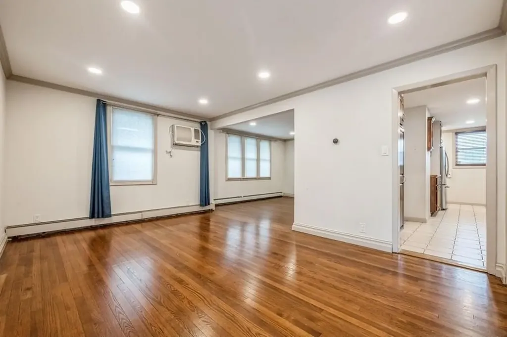 2348 Centre Avenue Bellmore NY 11710