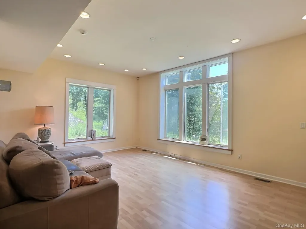118 Scenic Ridge Drive Brewster NY 10509