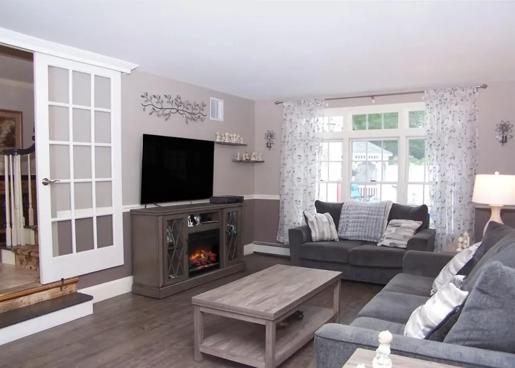 92 Chatham Drive Oakdale NY 11769