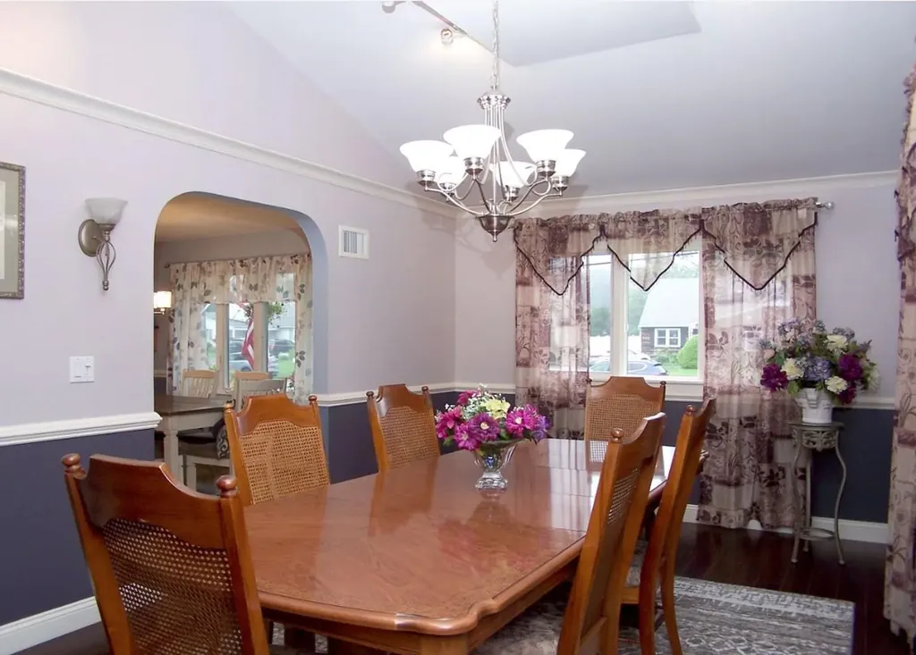 92 Chatham Drive Oakdale NY 11769