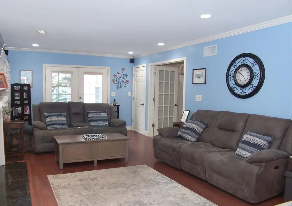 92 Chatham Drive Oakdale NY 11769