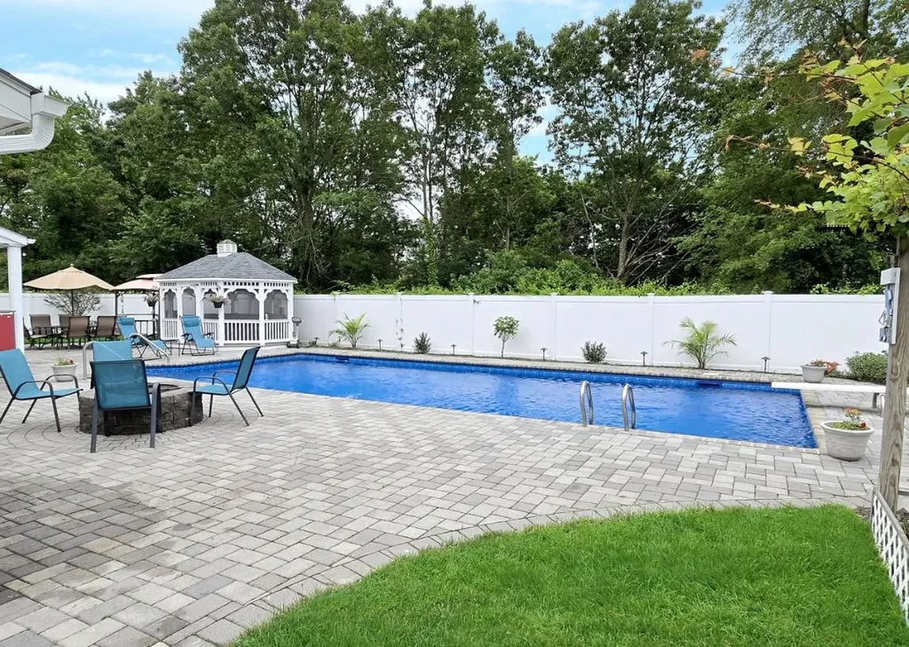 92 Chatham Drive Oakdale NY 11769