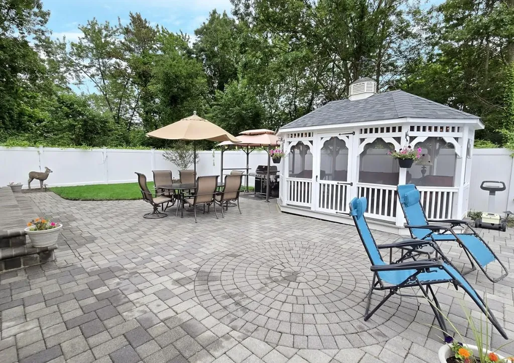 92 Chatham Drive Oakdale NY 11769