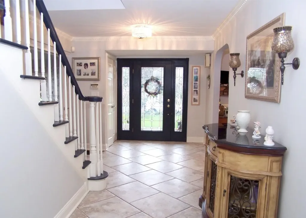 92 Chatham Drive Oakdale NY 11769