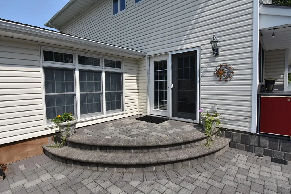 92 Chatham Drive Oakdale NY 11769