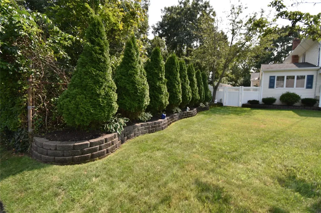 92 Chatham Drive Oakdale NY 11769