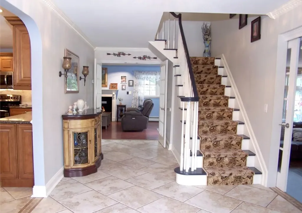 92 Chatham Drive Oakdale NY 11769