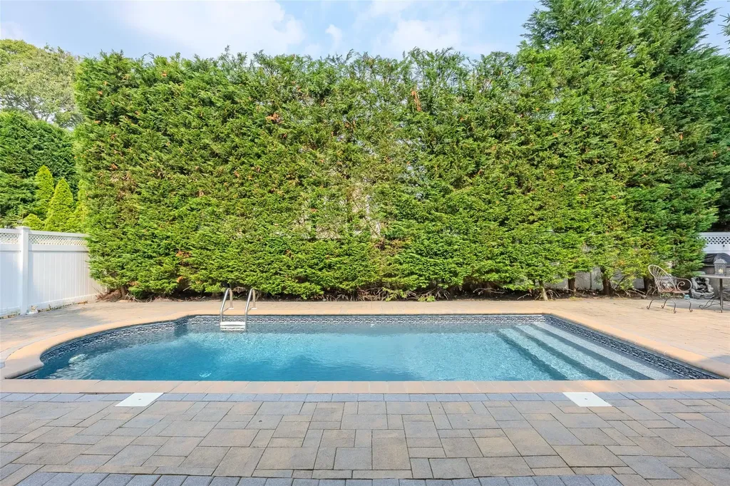 82 Algonquin Avenue Massapequa NY 11758