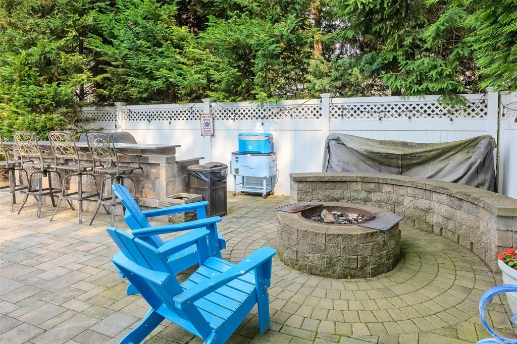82 Algonquin Avenue Massapequa NY 11758