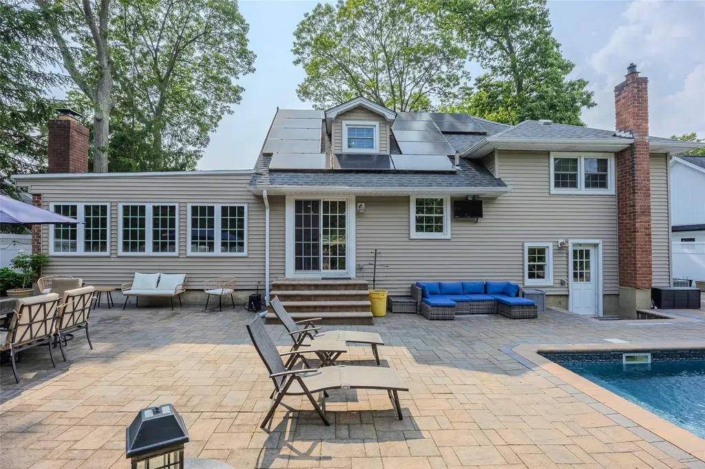 82 Algonquin Avenue Massapequa NY 11758