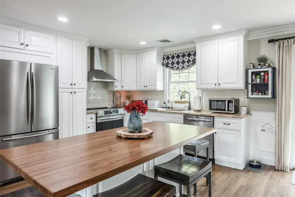 82 Algonquin Avenue Massapequa NY 11758
