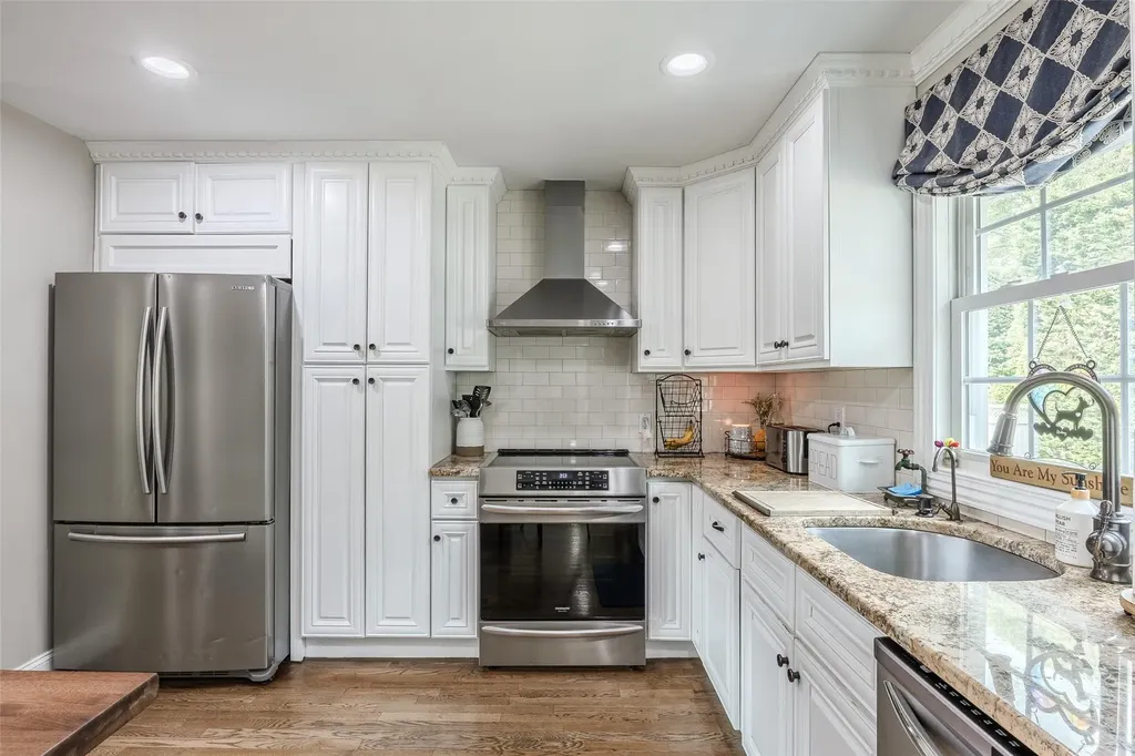 82 Algonquin Avenue Massapequa NY 11758