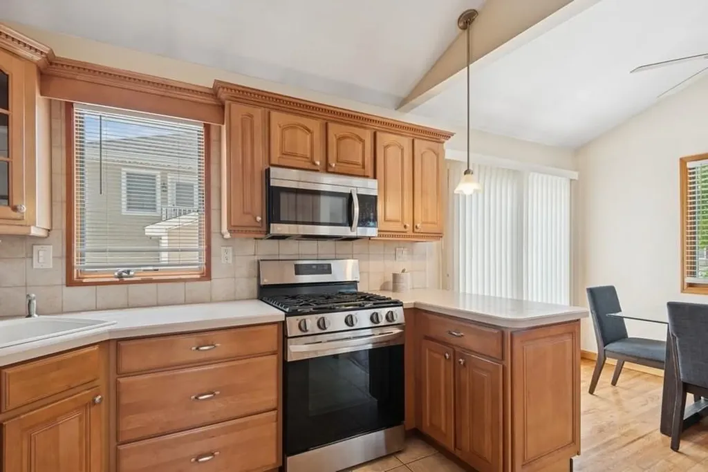 142 Coolidge Avenue Amity Harbor NY 11701