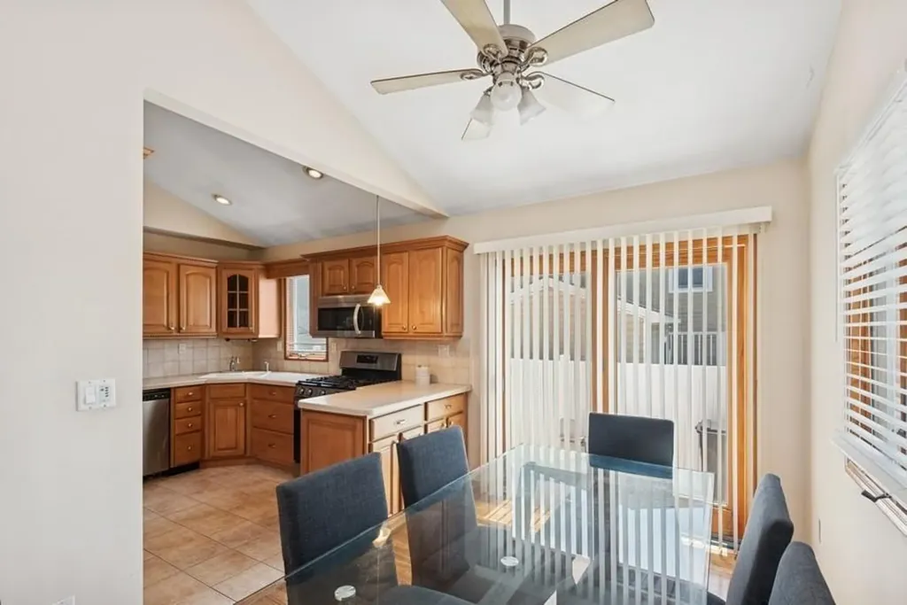 142 Coolidge Avenue Amity Harbor NY 11701