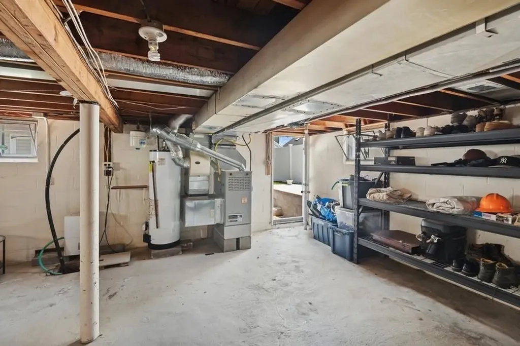 142 Coolidge Avenue Amity Harbor NY 11701