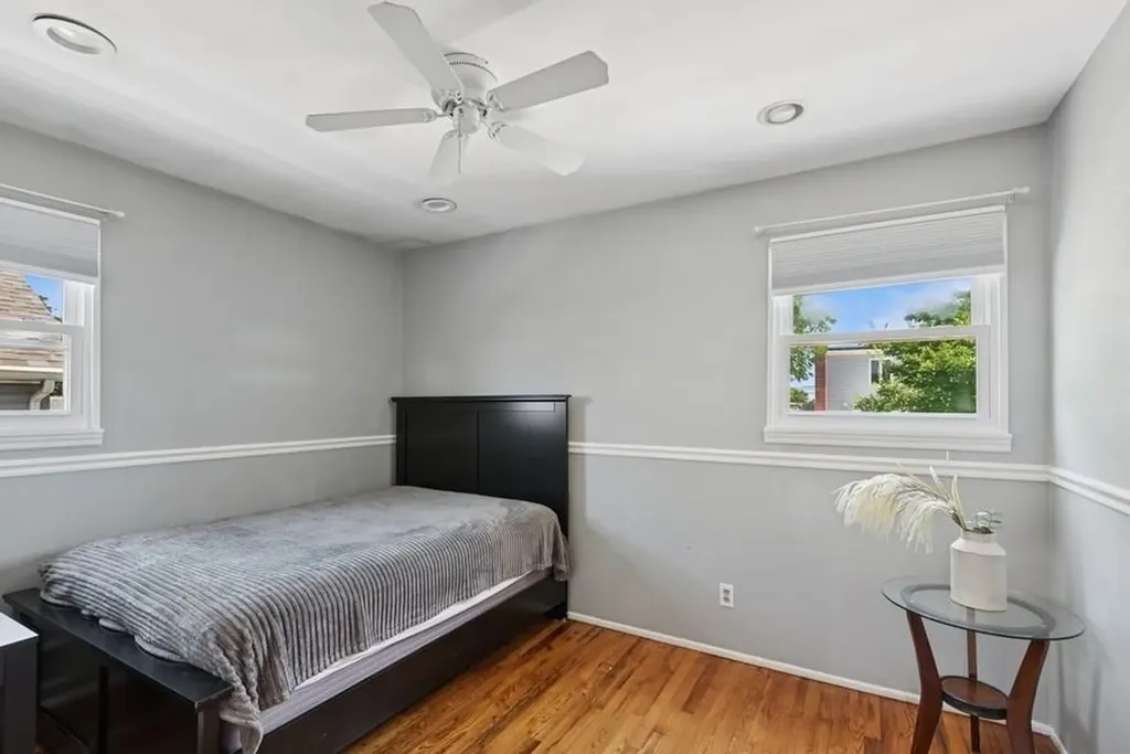 142 Coolidge Avenue Amity Harbor NY 11701