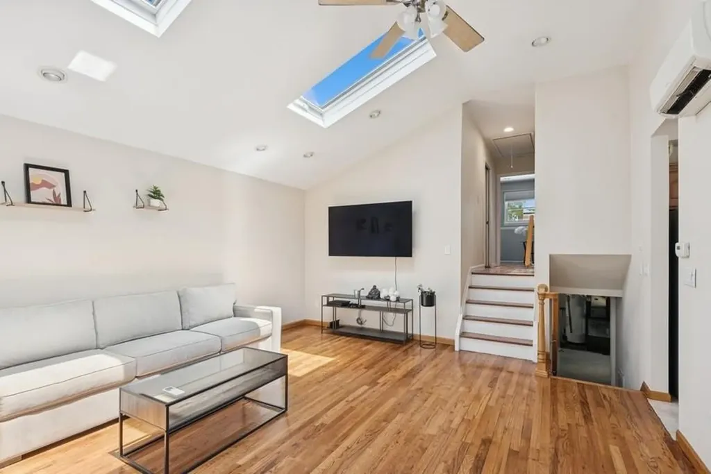 142 Coolidge Avenue Amity Harbor NY 11701