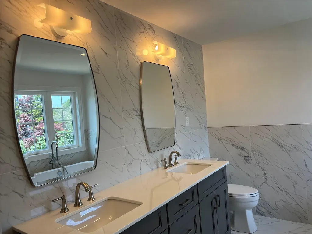 10 19th Street Jericho NY 11753