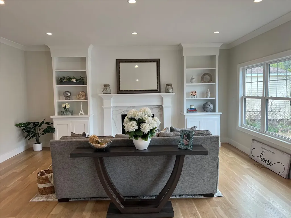 10 19th Street Jericho NY 11753