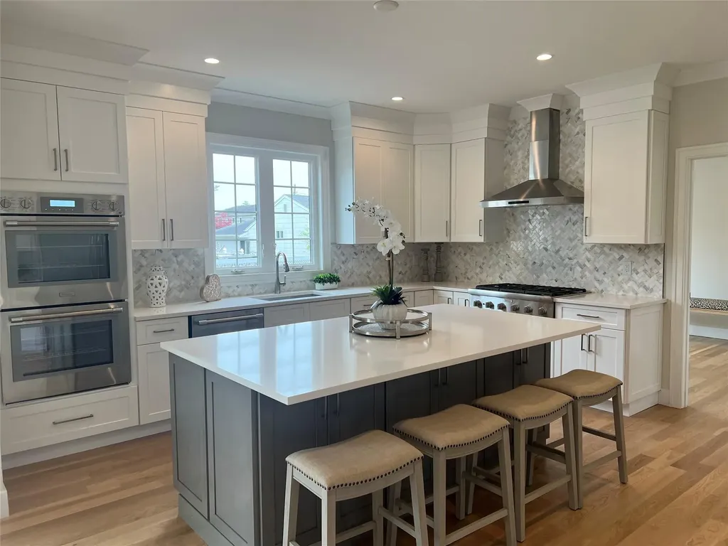 10 19th Street Jericho NY 11753
