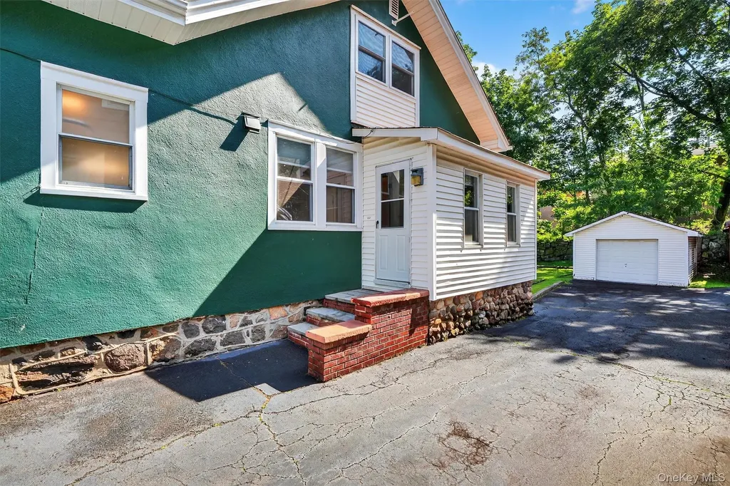 31 W Broadway Nyack NY 10960