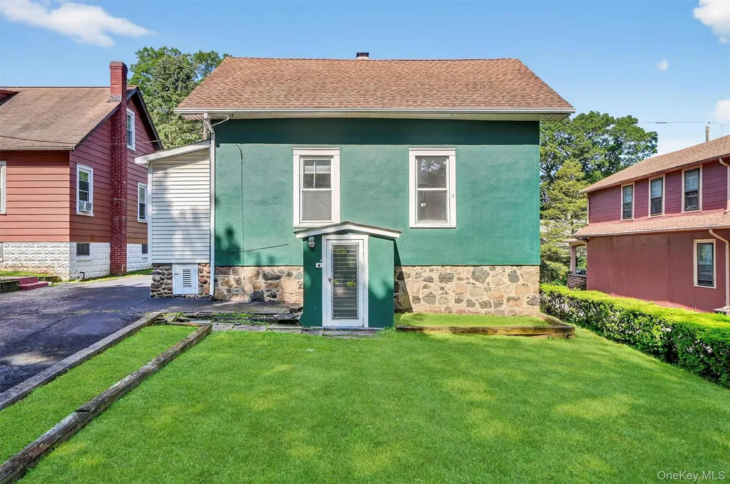 31 W Broadway Nyack NY 10960