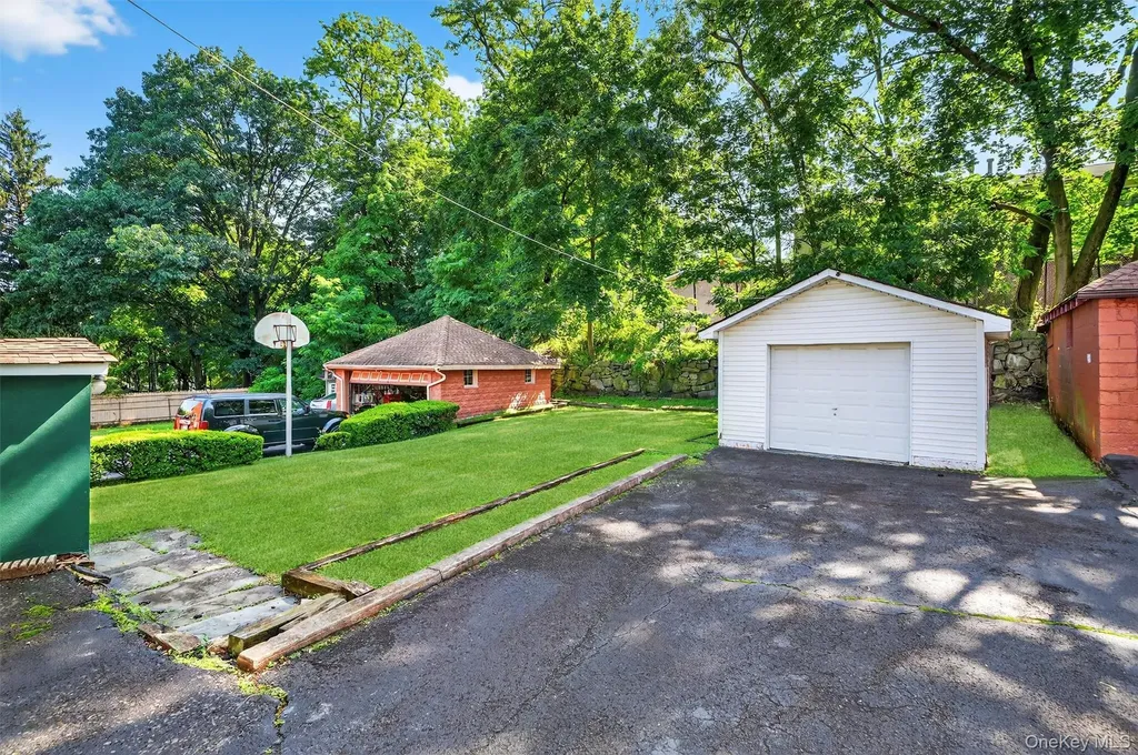 31 W Broadway Nyack NY 10960