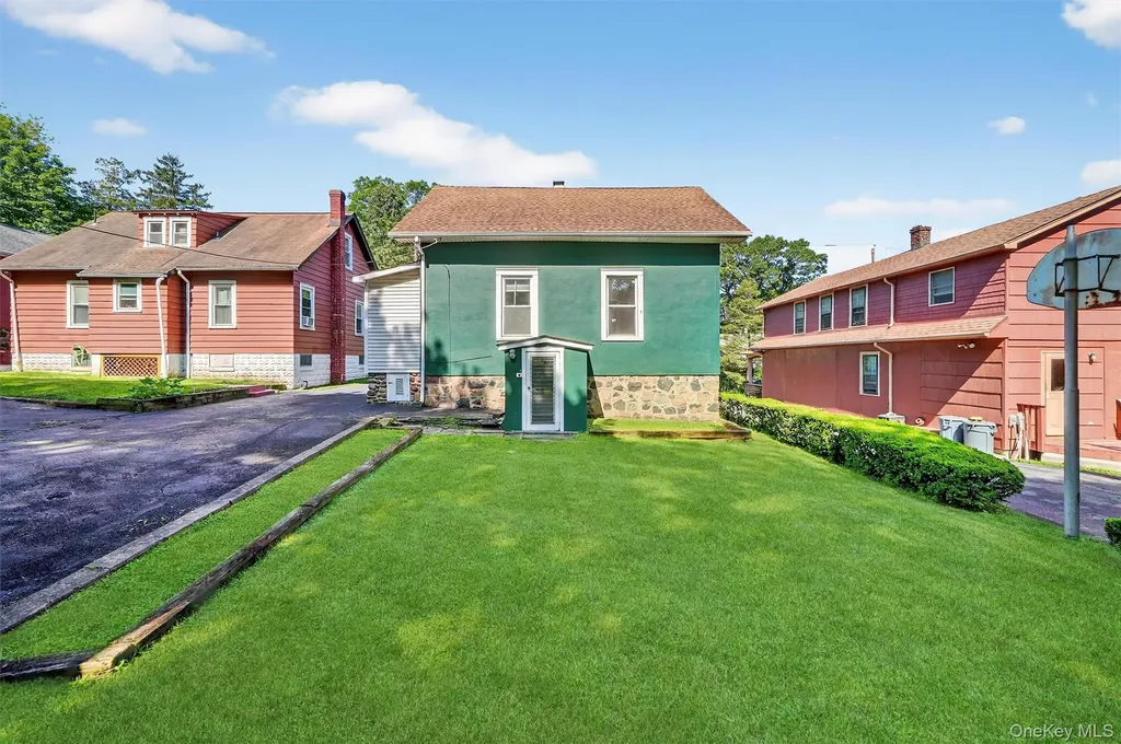 31 W Broadway Nyack NY 10960