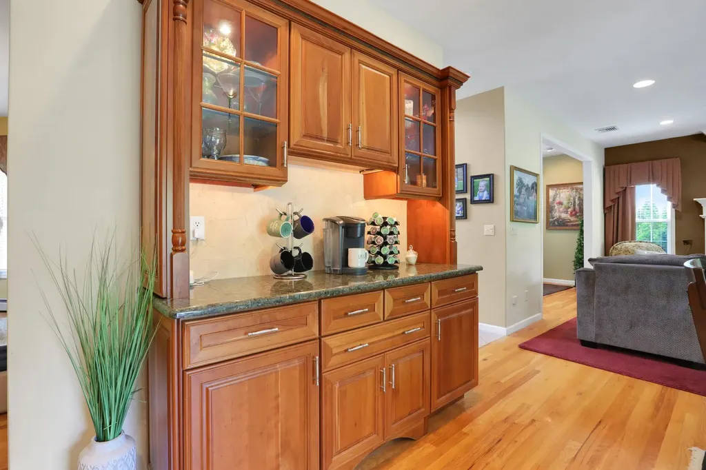 16 Winston Place Marlboro NY 12542