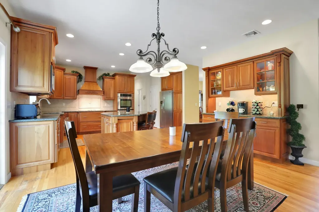 16 Winston Place Marlboro NY 12542